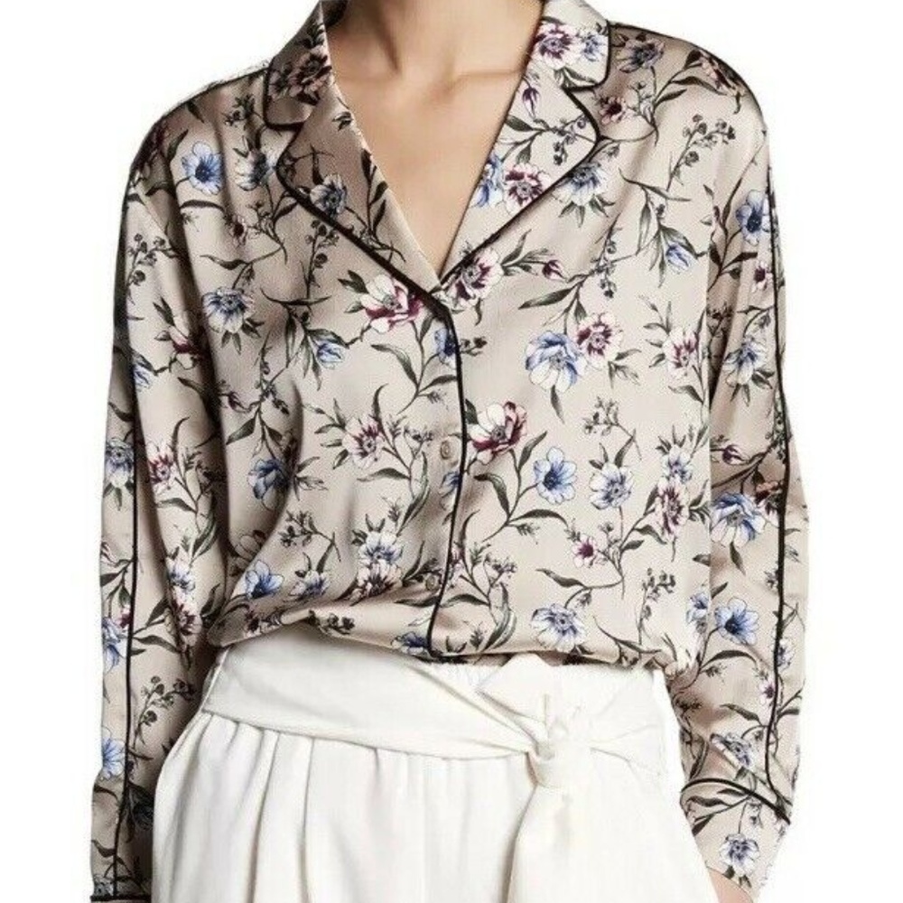 🌸Ro & De Long Sleeve Floral Print Pajama Top